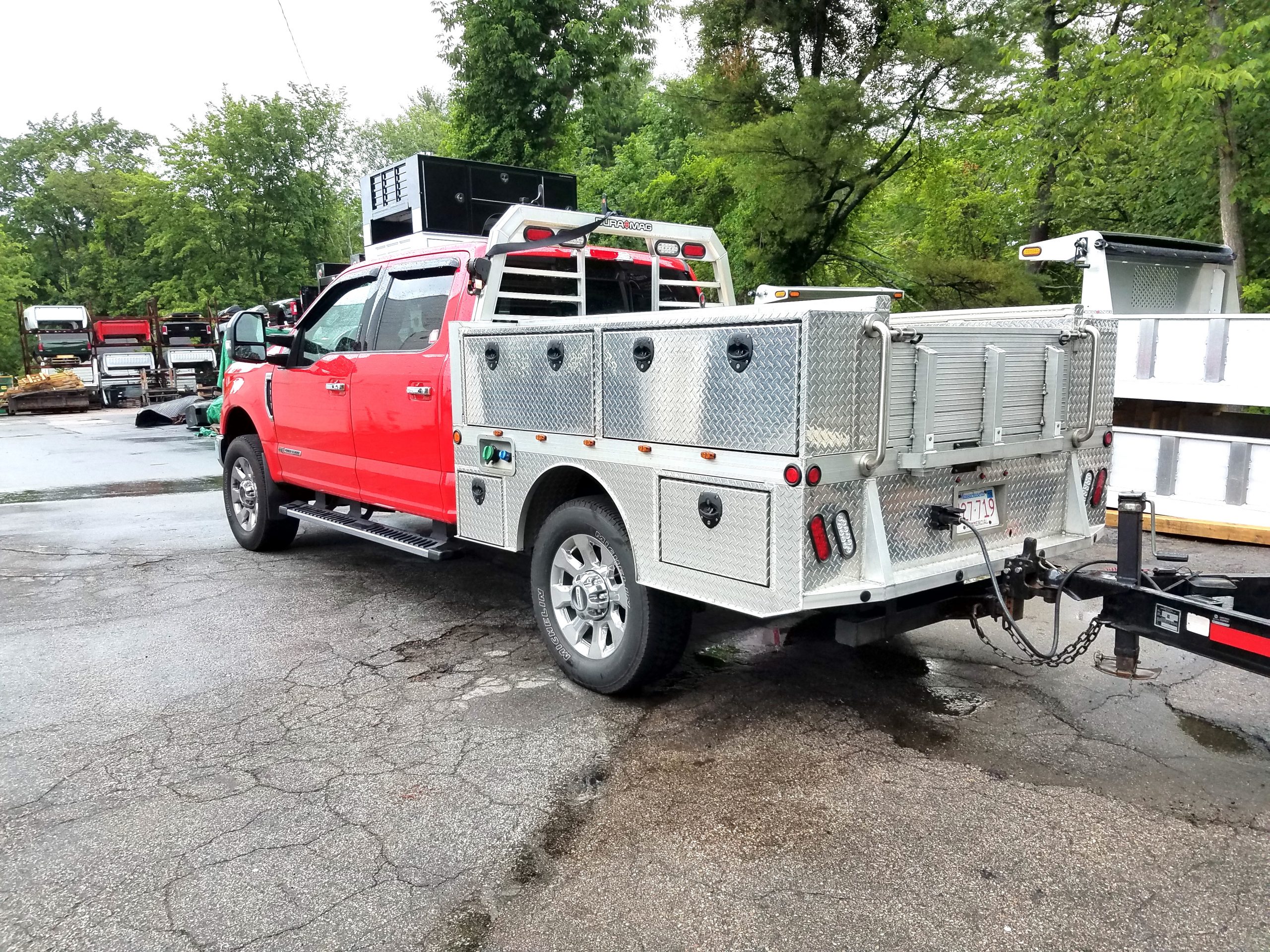 CUSTOM BODY – Versatile Configurations CUSTOM BODY - Versatile Configurations